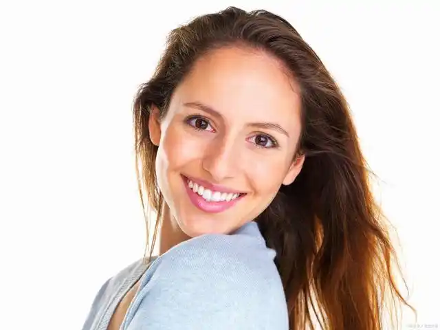 心理学:真笑还是假笑?你可以试试这样观察