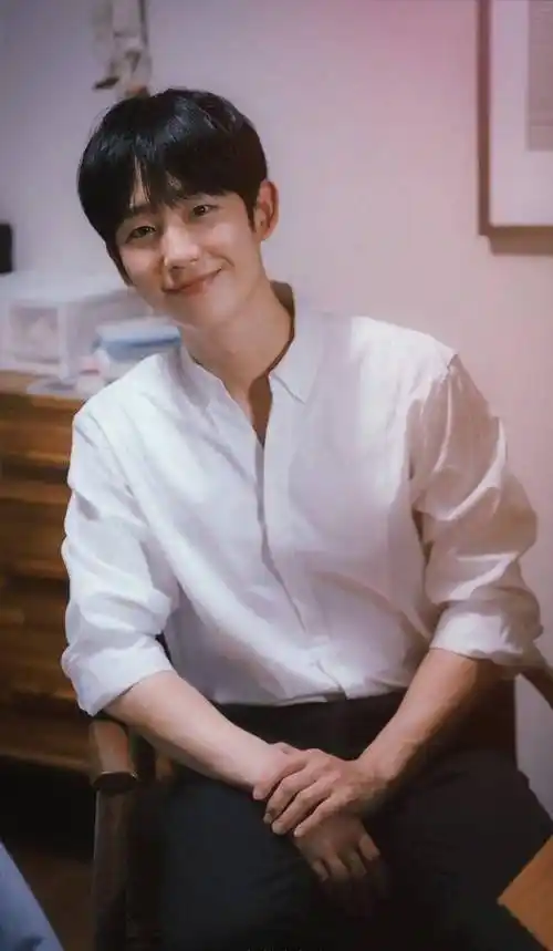 丁海寅的崛起之路主演经常请吃饭的漂亮姐姐阳光帅气小哥哥