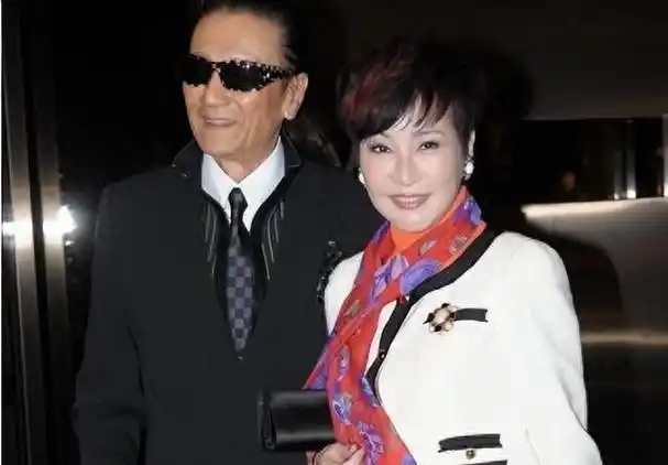 谢贤前女友coco小49岁对他一见钟情谢霆锋叫小妈因何分手