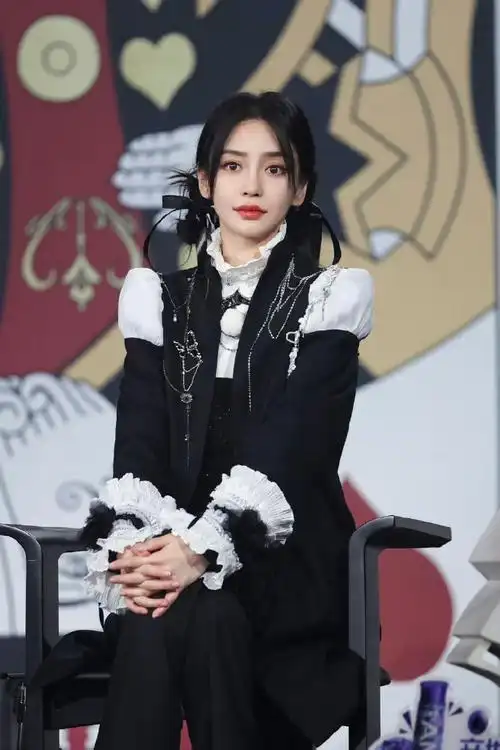 杨颖俏皮元气双马尾##angelababy额前编发##angelababy双马尾侧拍