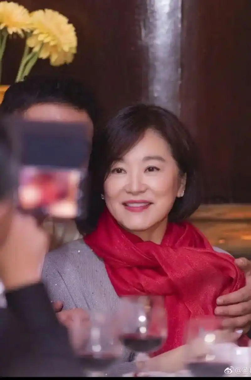 与秦汉20年痴缠与秦祥林四年拍拖,为何嫁给只认六个月的邢李源?