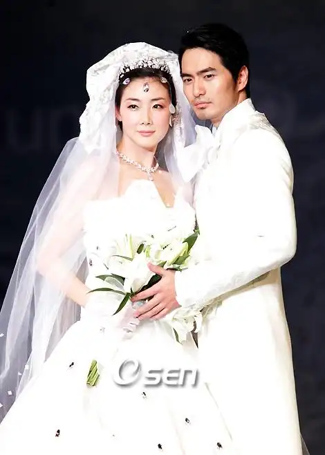 崔智友为军中男友录制视频信件 撒娇媚态引关注