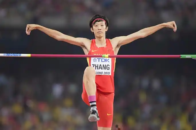 张国伟2米28夺室内跳高赛亚军 有望进军东京奥运