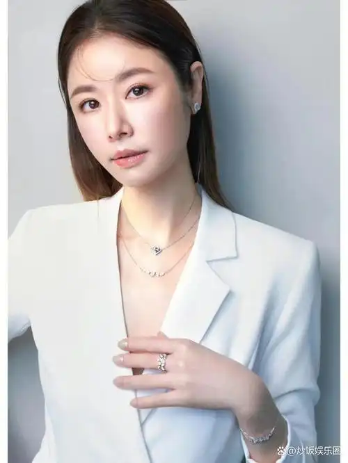 林心如为73岁老父亲庆生!开心合影家庭幸福,霍建华低调当透明人