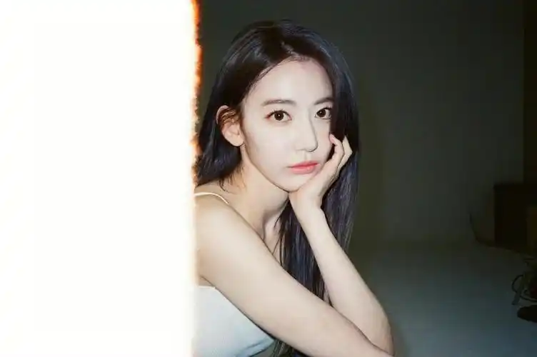 宫脇咲良220414樱花个人ig更新