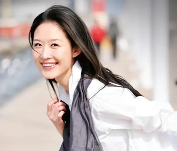 不选明争暗斗,观众直接称她为"最吓人小三".