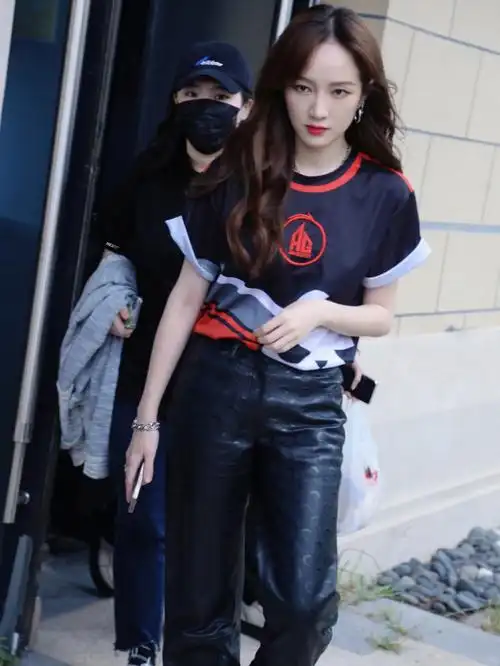 孟佳2021829青岛综艺上班