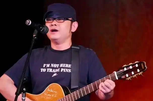 回顾刀郎:妻子生下女儿离开他,现任不离不弃生活幸福美满