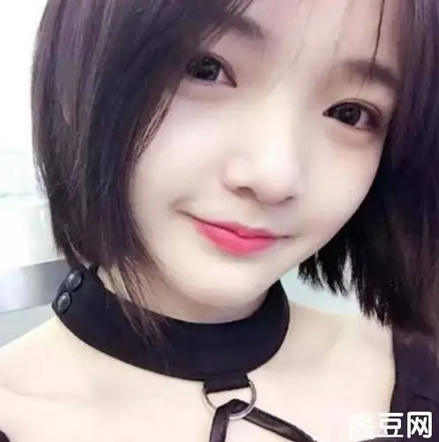 斗鱼lol女主播深海鱼被曝比黄鳝门主播还嗨_网络红人_丢豆网