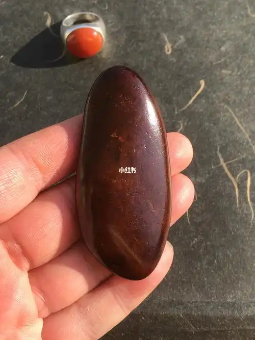 新疆和田玉籽料红玉