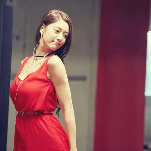 韩国女星克拉拉身材火辣,非常吸睛,听说是经常去健身房的原因