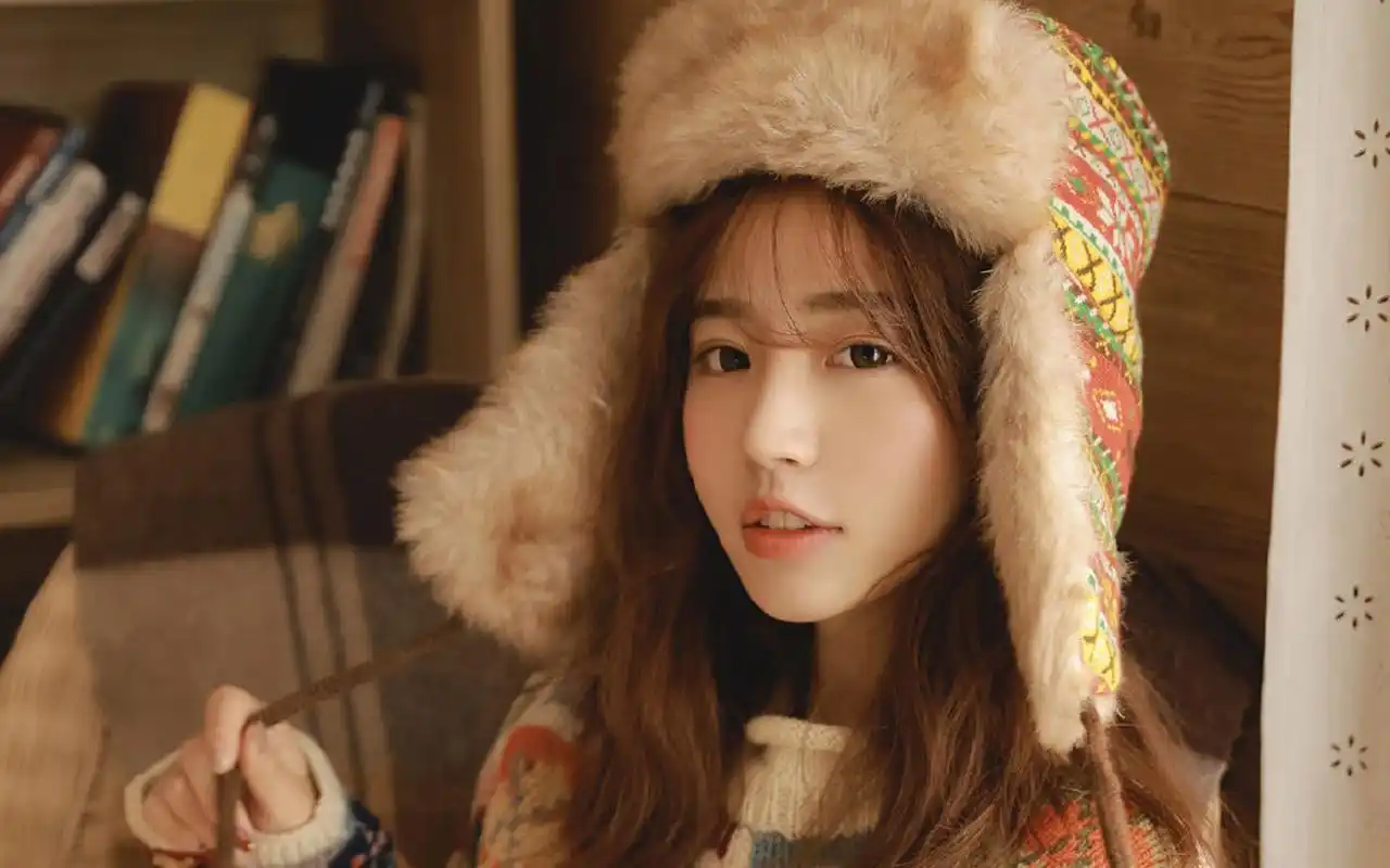 可爱美少女居家写真图片桌面壁纸_美女壁纸_壁纸下载_美桌网