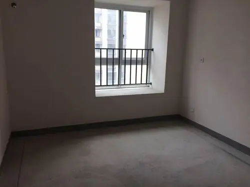 凌桥毛坯房 三房两厅两卫 随时入住 空关有钥匙 照片亲自拍的