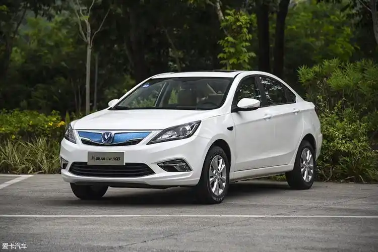 士别三日刮目相看试驾长安逸动ev300