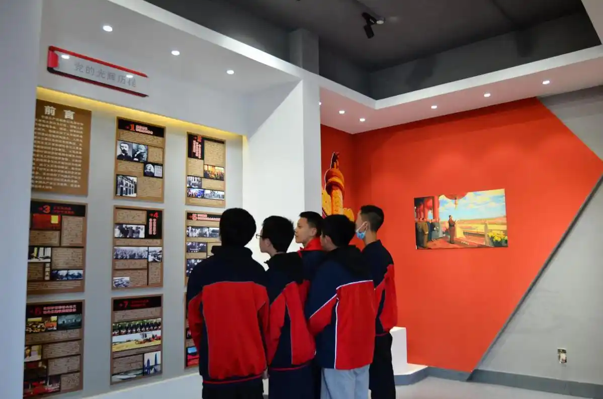 河南罗山第一中学庆祝建党100周年主题宣传教育活动