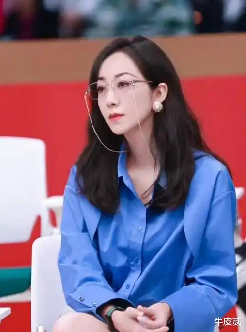 表面是艺人,实际上家世显赫的4位女星,个个根正苗红没人敢惹_韩雪