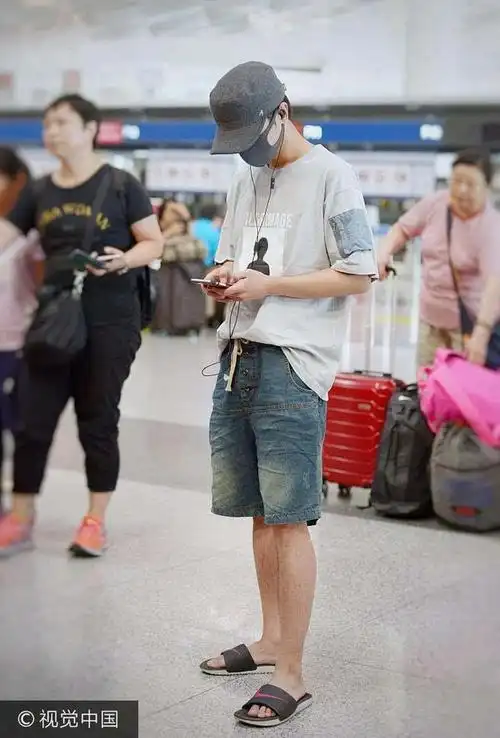 品茶之旅mc天佑街拍中的口感探索