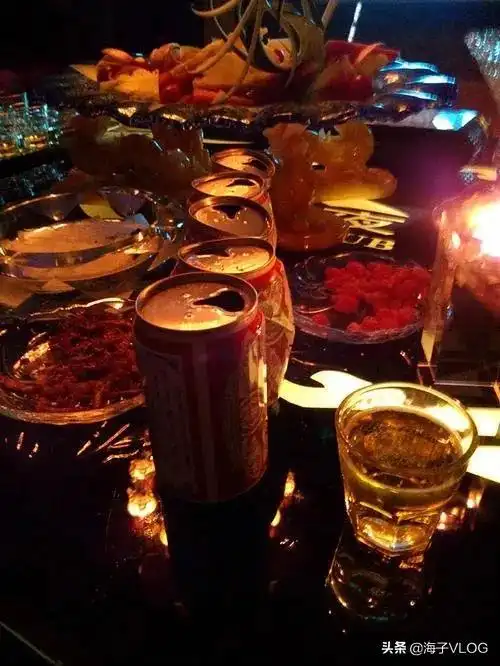 头条问答 - 老公和同事喝酒吃饭半夜回来,正常的伴侣都是怎么做的?