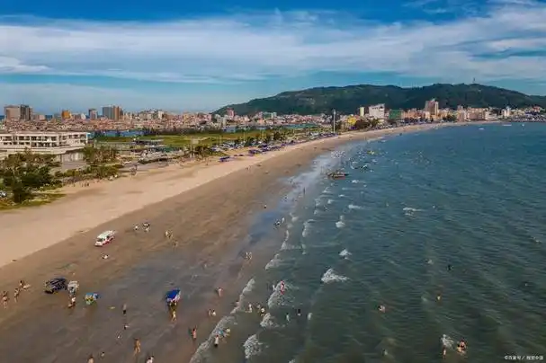 宁静海湾,自然之美——惠州双月湾