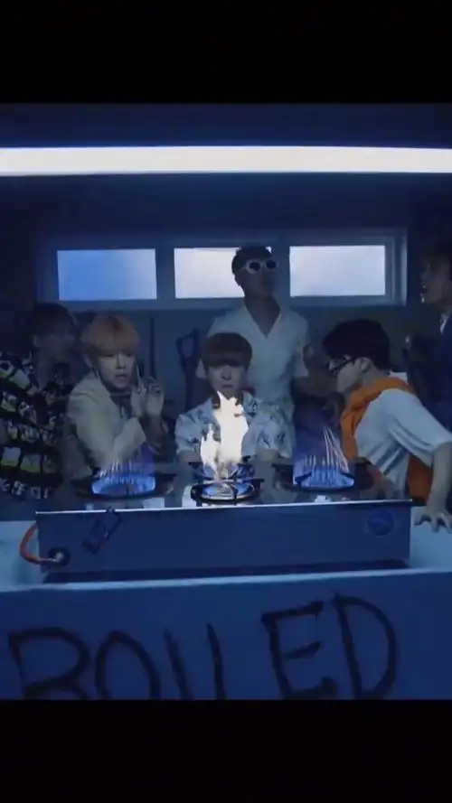 什么都拿来玩,你以为你是防火少年吗?防弹少年团 bts fire