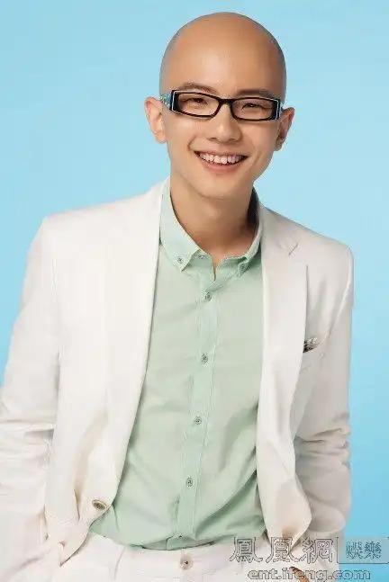 平安化身国民歌手活力写真阳光四射