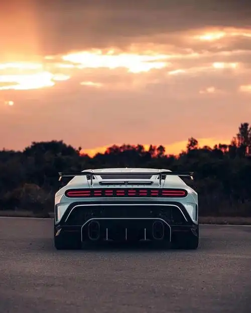 《高清豪车手机壁纸系列》布加迪遇到保时捷和法拉利