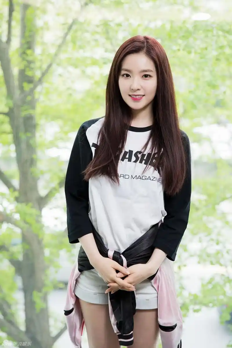 裴珠泫(irene),长相甜美,可爱活泼的魅力吸引了许多粉丝 转载自百家号