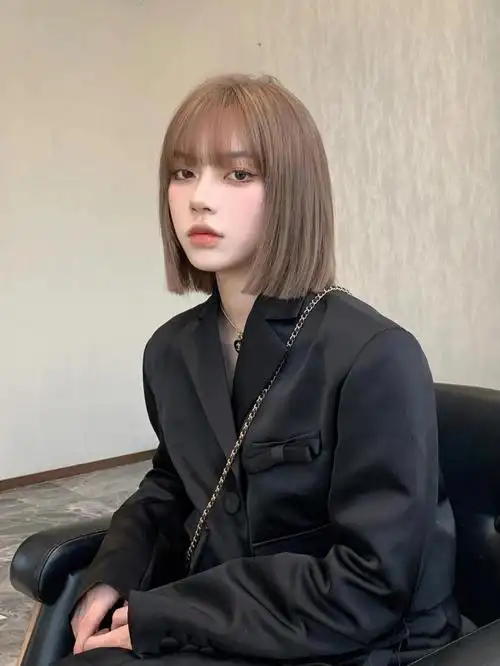 短发染这款榛果米灰色简直太好看了