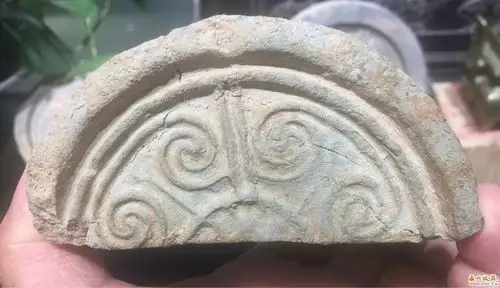 战汉小小半圆形(云纹瓦当)