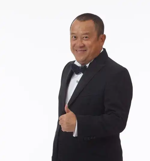 总体而言,曾志伟不仅是香港电影界的重要人物,在国际上也拥有很高的