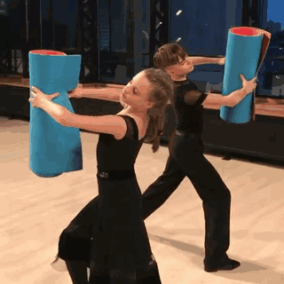 拉丁舞的表情就是要狂野!