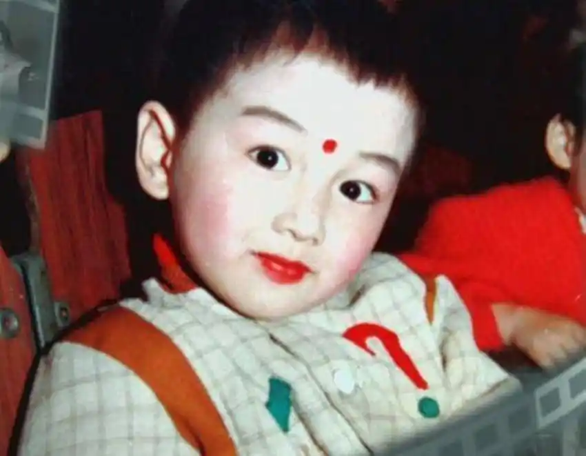 【看明星小时候照片猜名字,我只认出了郑爽,全认识的必须是大神】二