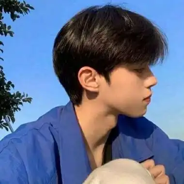 很温柔温柔中带有酷酷的男头_男生头像_美头网