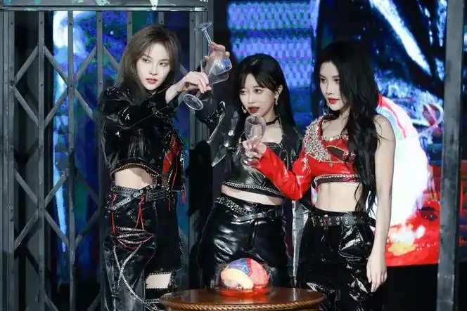 snh48teamsii白色情人节特殊公演返图我只喜欢你你是我的唯一