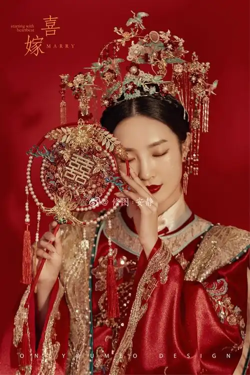 修图师-安静的婚纱摄影作品《凤冠霞帔》
