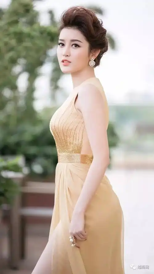 越南国宝级美女