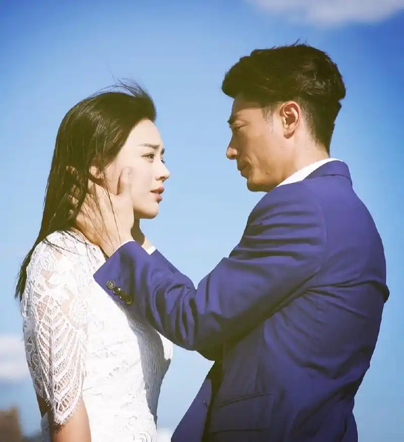 明星间的深情对视