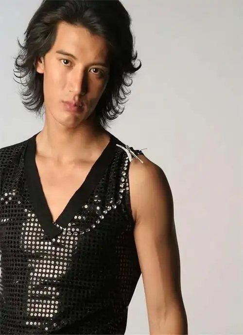 蒲巴甲,拍戏竟然只为求婚女主角,终为自己的"风l"付出了代价