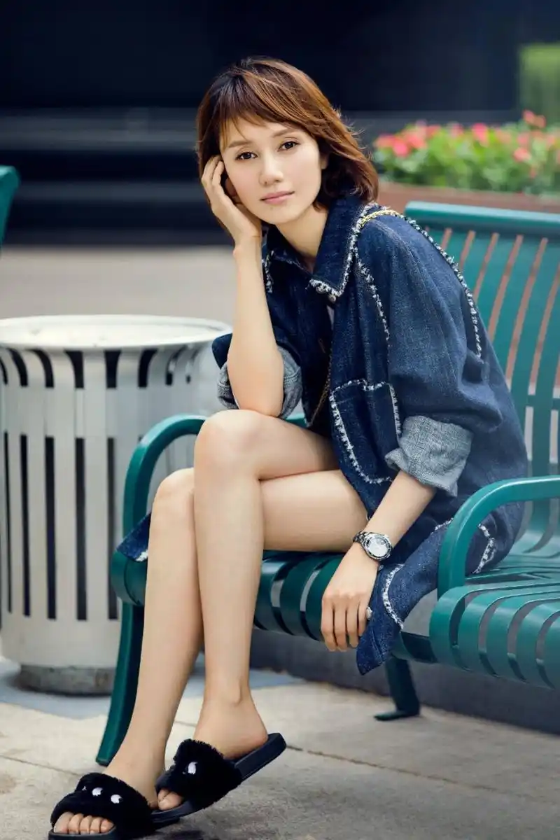 袁泉 成熟女人的美腿玉足更带劲