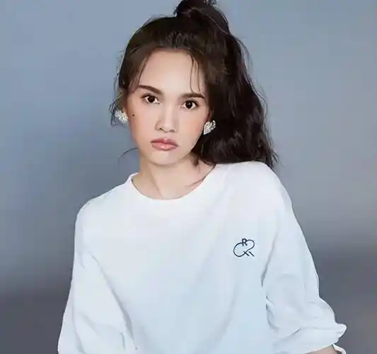 走红后分手超模女友,无缝衔接杨丞琳,李荣浩的往事有多不堪?