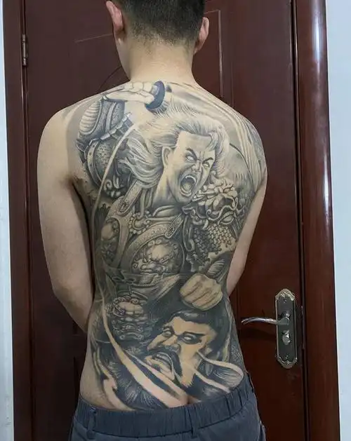 杀神白起纹身图片_背部新传统纹身图案