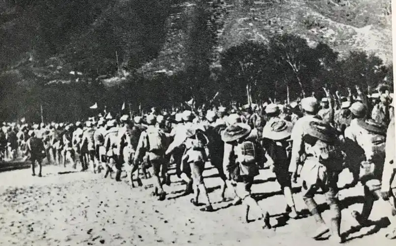 军史小故事就在这里红军官兵含泪接受改编出征抗日