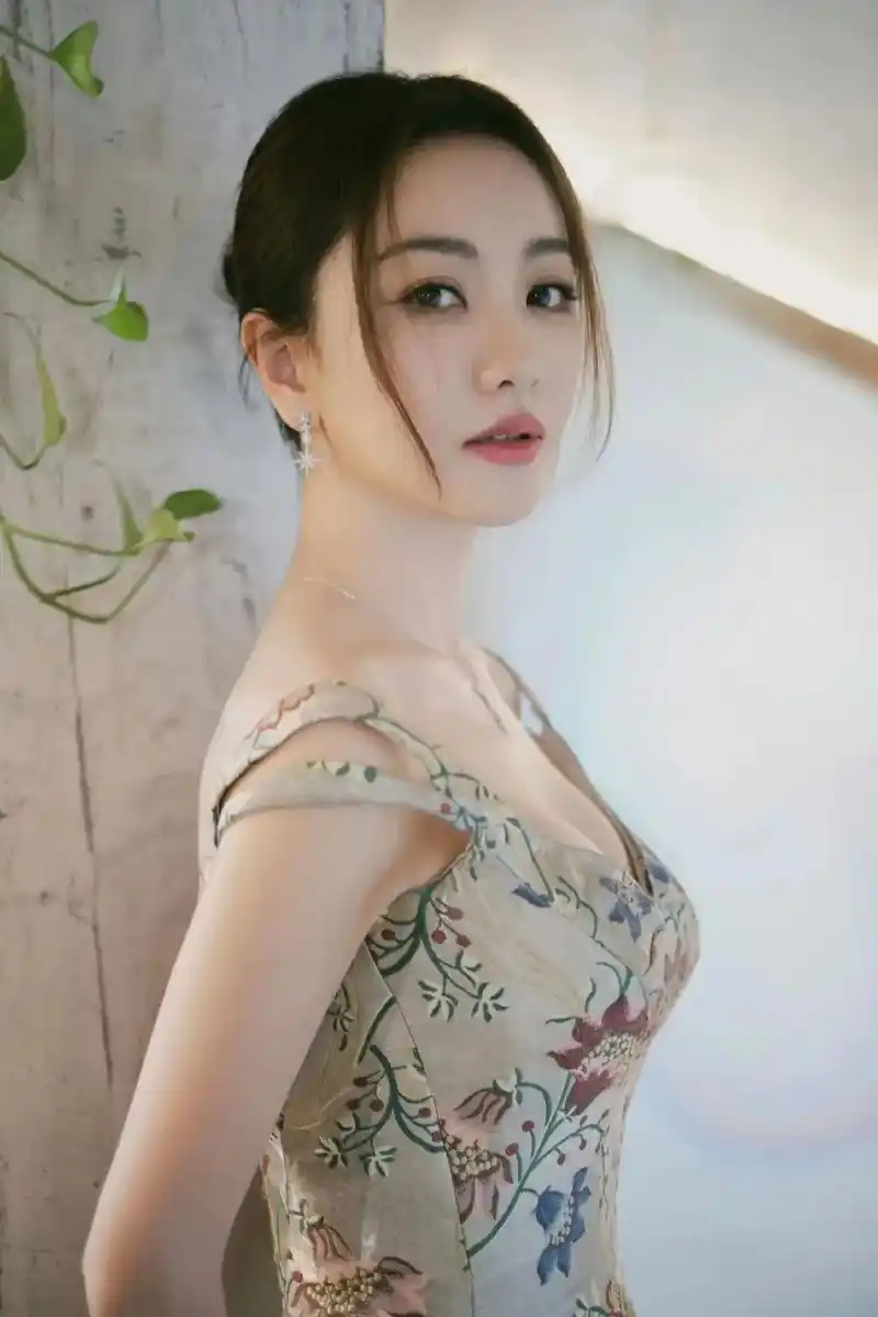 杨蓉#美出高级感 #97辣身材 #完美身材 #图文伙伴计划 - 抖音