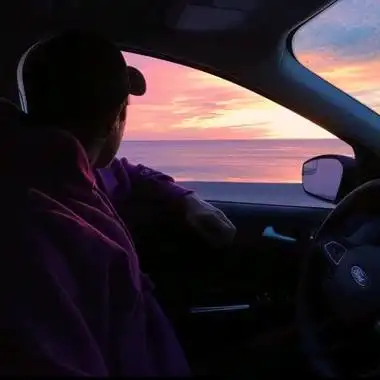 夕阳总是最美的风景!_男生头像_我要个性网