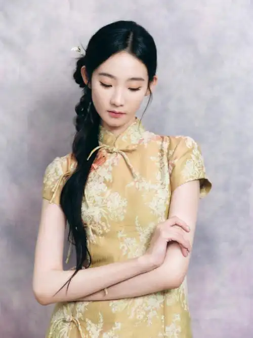 张艺凡元宵晚会造型##张艺凡元宵新中式造型