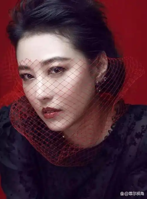 女人的5种眼型:桃花眼妩媚,杏眼减龄,最后一种很影响颜值