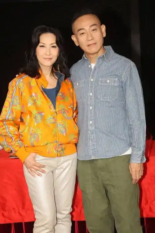 陈慧珊林保怡合体掀集体回忆 期待再合作拍剧_flora_演出_合唱