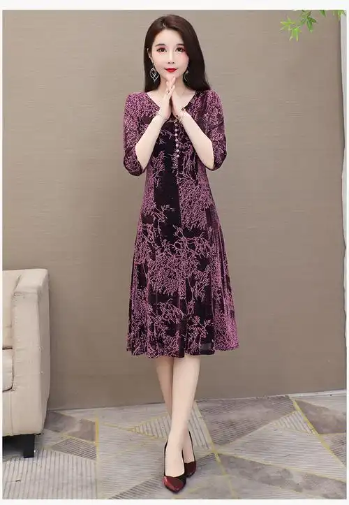 王小鸭2024春秋新款烫花连衣裙花边领五分袖贵夫人阔太太洋气打