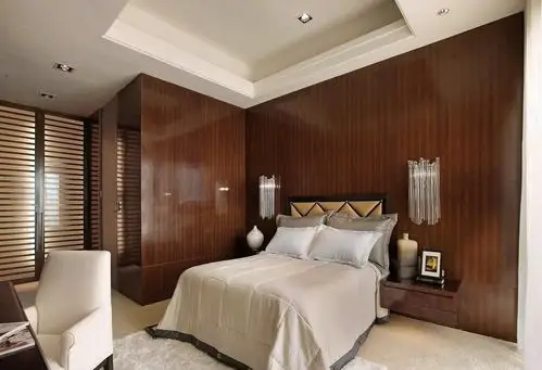 原木调卧室天花板装修效果图