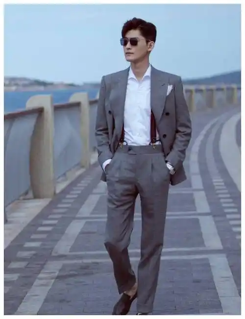 张翰才是隐藏多年的腿精?当他和王丽坤比腿直,反正服了